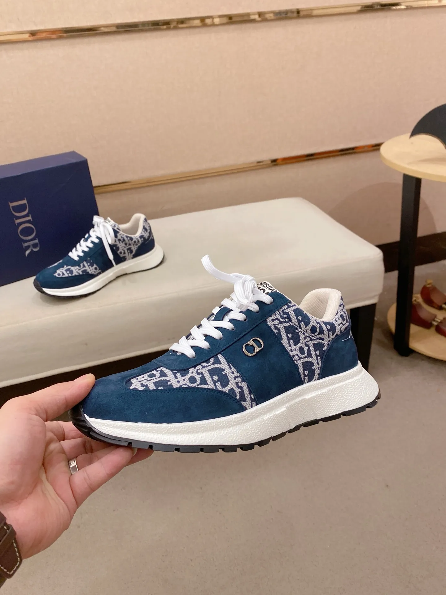 Men's shoes💰 462💰🇮🇹🇮🇹Dior d The new model is on sale at the same time at the counter. The upper 🇮🇹 is imported Italian first-layer cowhide, and the lining is fully imported sheepskin 💪💪. It is a complete 1⃣️ to 1⃣️ replica 🇮🇹💪💪, ⚠ Sole: The original sole is specially provided by the original factory. The exclusive movable molded sole is super comfortable. ⚠Original factory single goods, 🔍🔍high quality, you can enter and leave the counter at will, welcome to compare⚠. Code number: 38-44. Can be customized 45-46
